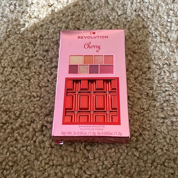 NIB cherry eyeshadow palette - Picture 1 of 4